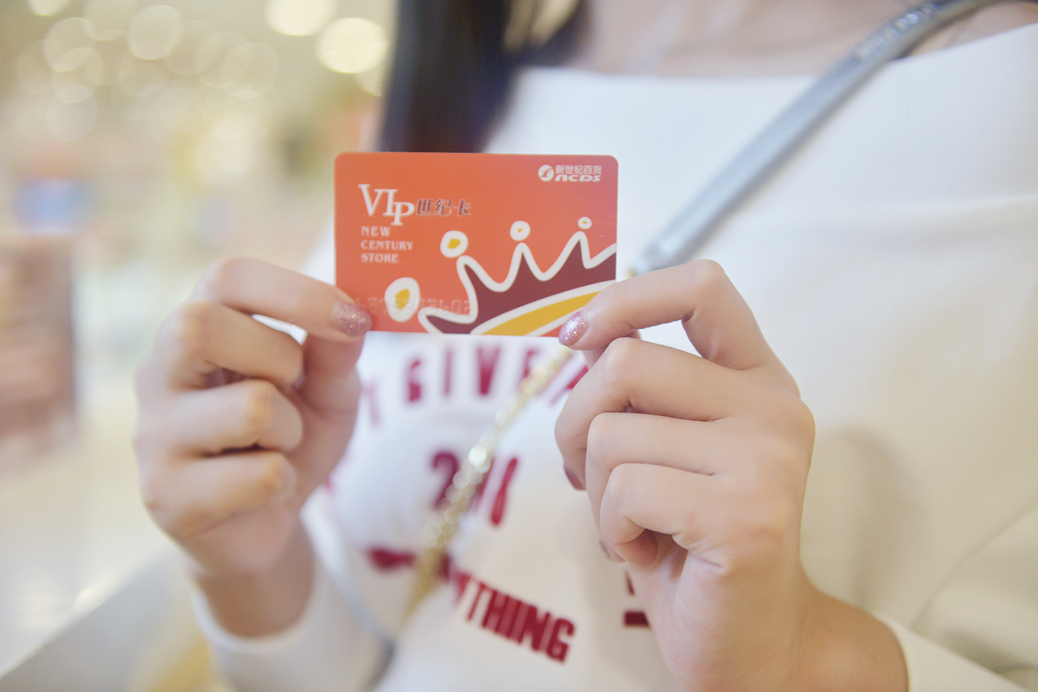 夏季旅游攻略中必不可少的装备，在南坪商都可以一站备齐