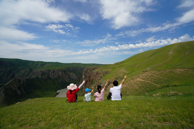 感受大西北的异域风情环疆游结束,南北疆深度游北疆进入南疆