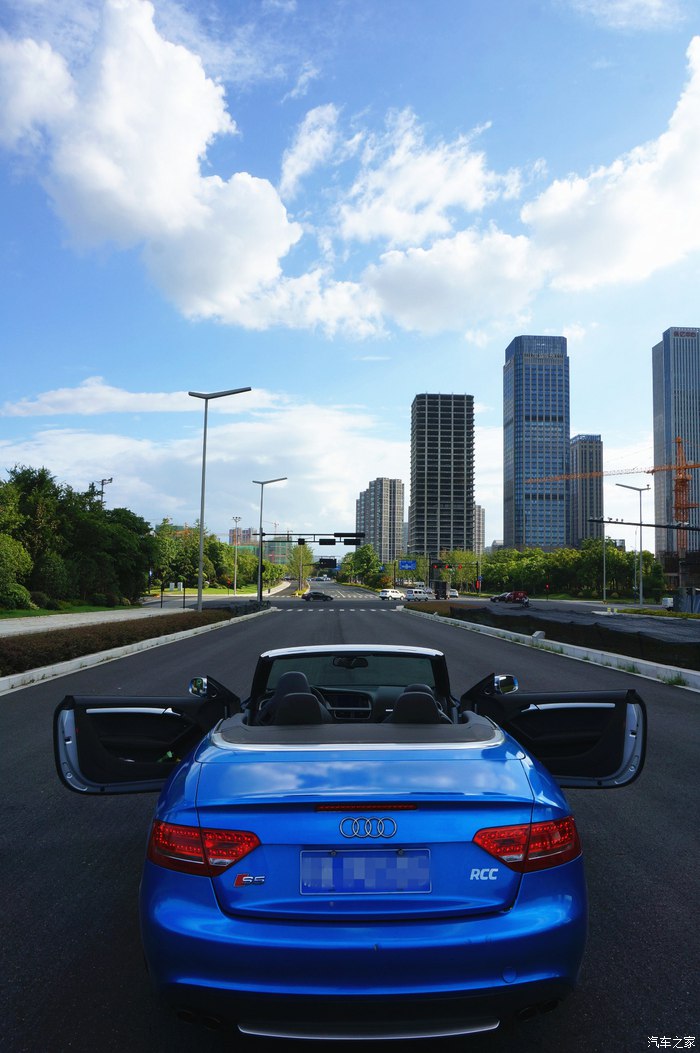运动感很强新款奥迪s5敞篷版实车,性能和买菜兼顾的2018款奥迪s5