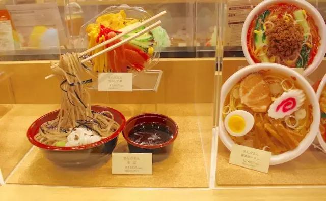 超反差！原来你是这样的东京！卡哇伊与奇幻工业风，一次拥有~