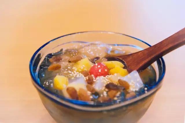 夏日里，贪念那碗黑白凉食