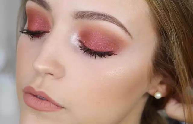 眼妆教程日常简单,眼妆教程日常简单易学