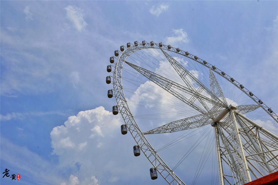 重庆欢乐谷，这个项目让你秒湿全身，40°这么玩才酣畅