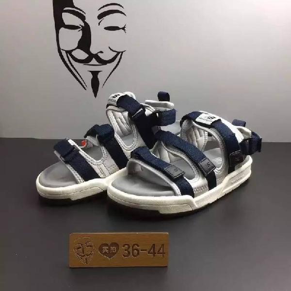 今年流行的凉鞋是哪一些,今年最火的4款凉鞋清爽又时髦