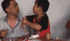 隐藏在昆明村庄里的3家烤羊店，老司机用3个月才找到的