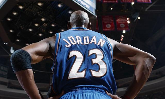 詹姆斯湖人时期让人心酸瞬间,nba詹姆斯那些感人的瞬间