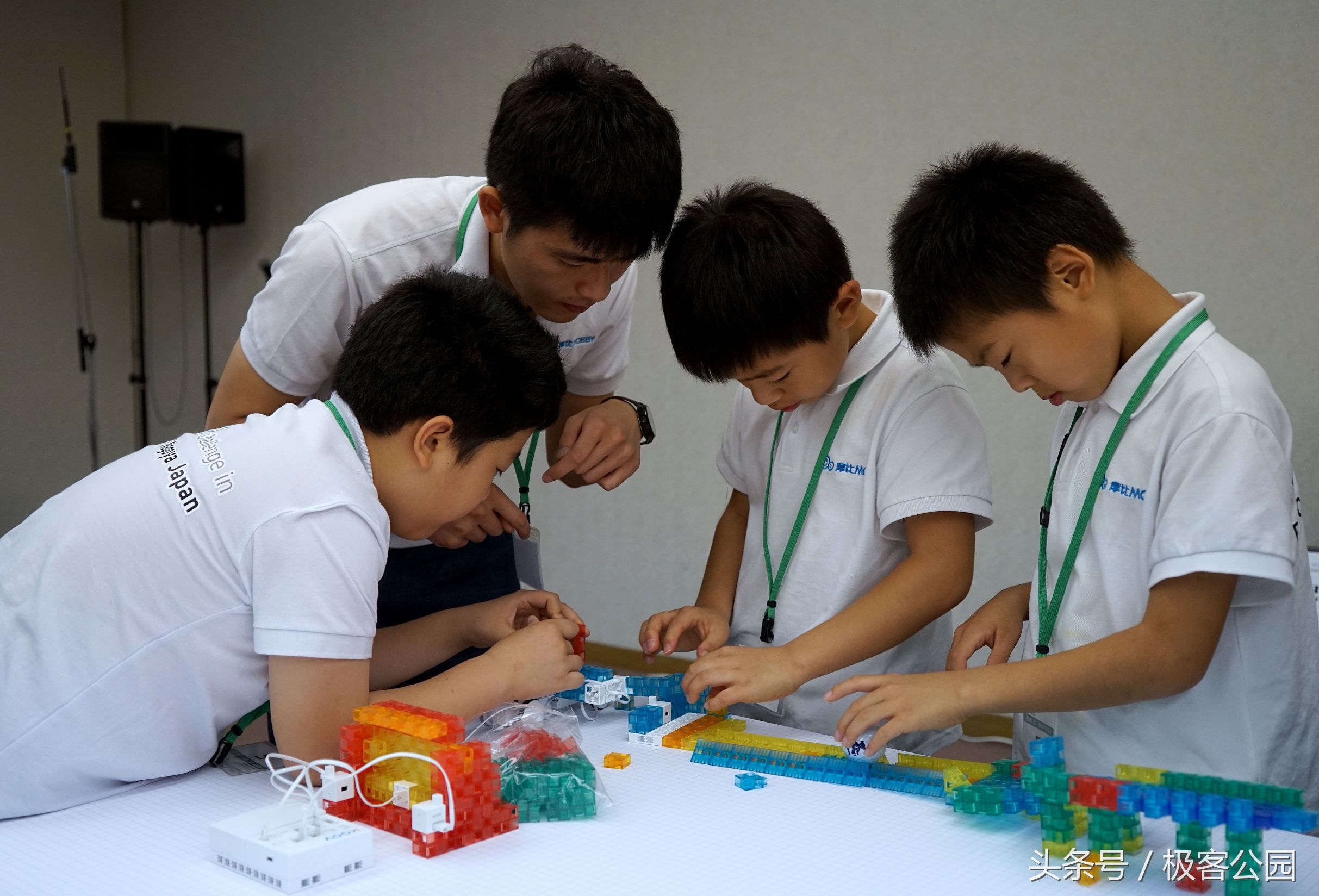 索尼机器人大作战,索尼机器人总动员