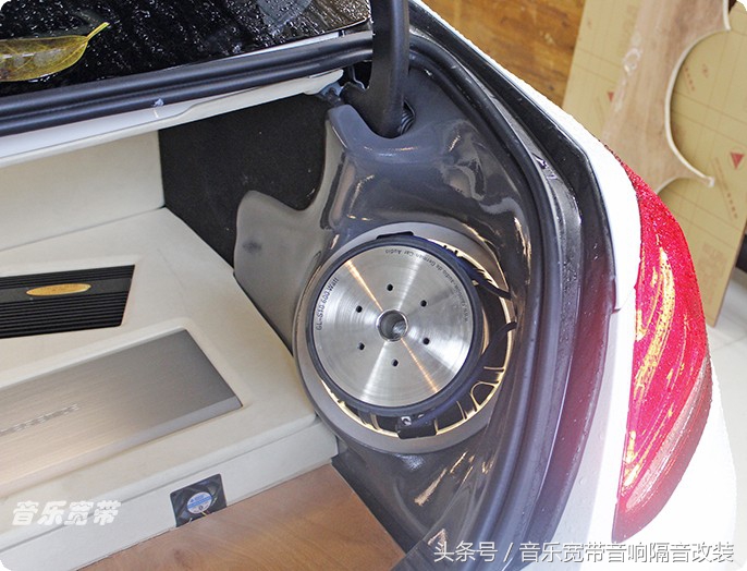 新款奔驰c级改装包围套件,2022奔驰c级音响改装方案