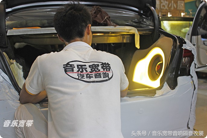 新款奔驰c级改装包围套件,2022奔驰c级音响改装方案