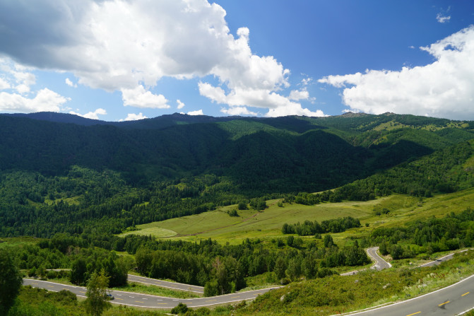 感受大西北的异域风情环疆游结束,南北疆深度游北疆进入南疆