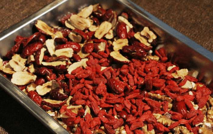 女性滋补佳品阿胶糕在家怎么制作,女人补血补气阿胶糕怎么用