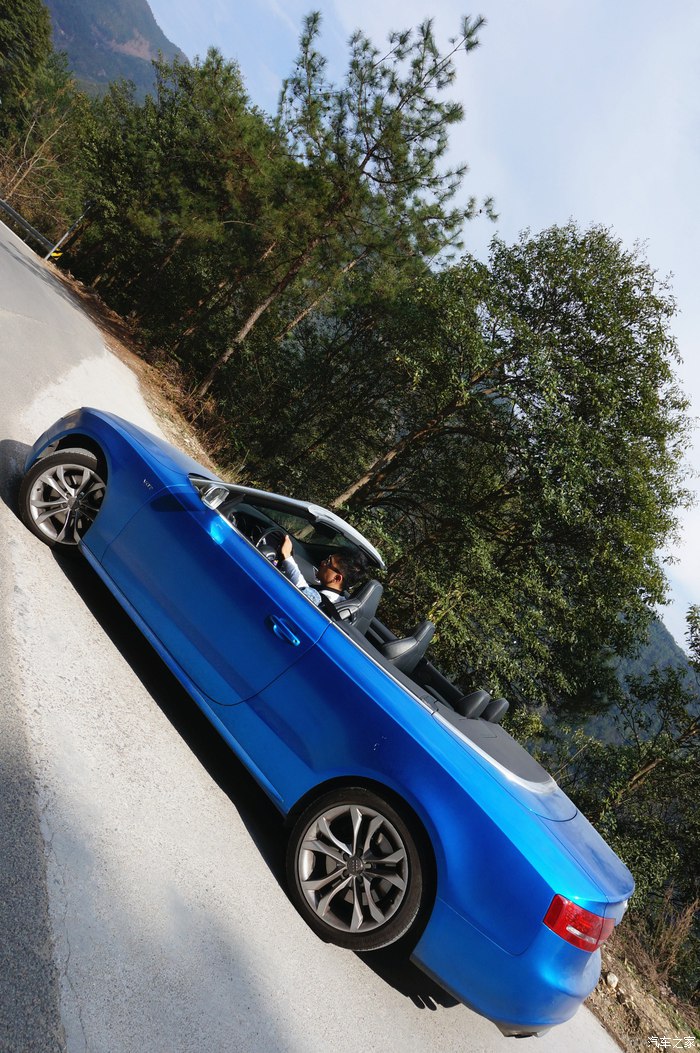 运动感很强新款奥迪s5敞篷版实车,性能和买菜兼顾的2018款奥迪s5