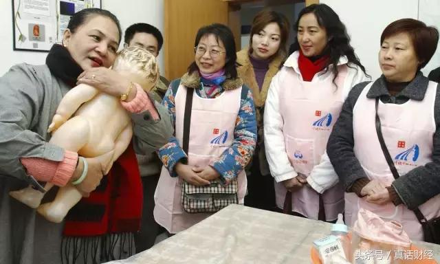 菲佣年薪多少,菲佣为啥薪酬这么低还有人做