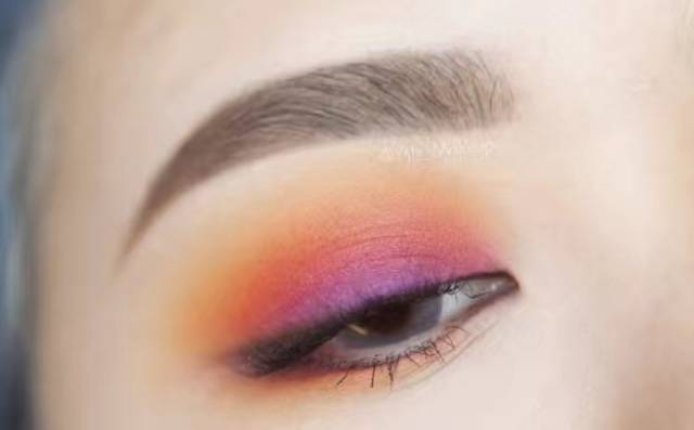 眼妆教程日常简单,眼妆教程日常简单易学