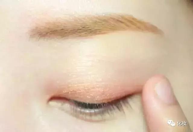 化妆前后差异很大的女明星,化妆前后对照的女明星图片