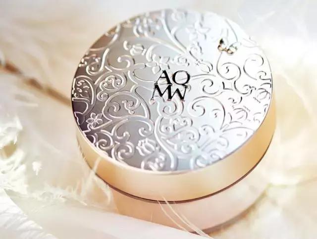 脸上油光满面用蜜粉吗,为什么用蜜粉还是满面油光