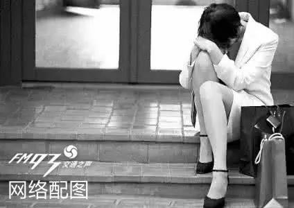 女子与男子拍婚纱照心梗死亡,拍婚纱照突然去世