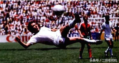 盘点足坛十大经典名场面,盘点足坛十大奇葩球
