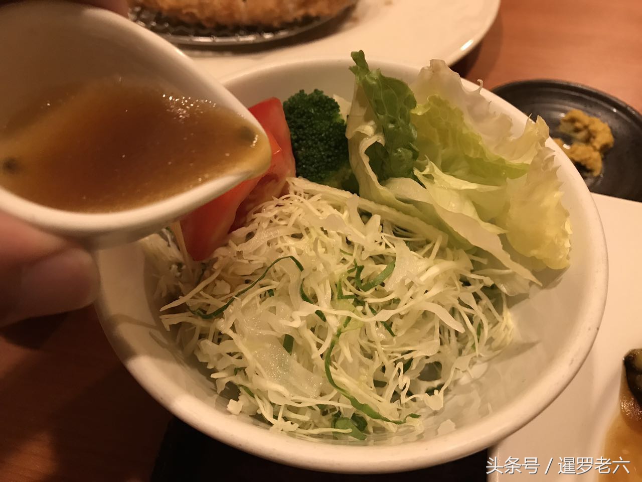 泰国吃炸鸡,泰国美食3元炸鸡