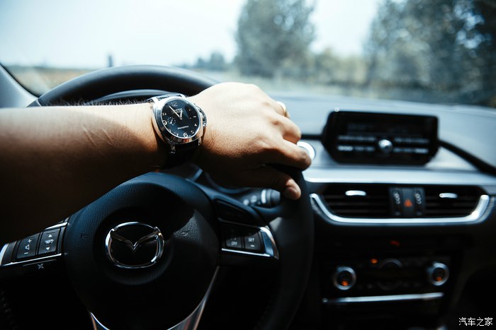 阿特兹油表指针不动,马自达阿特兹油表亮黄灯