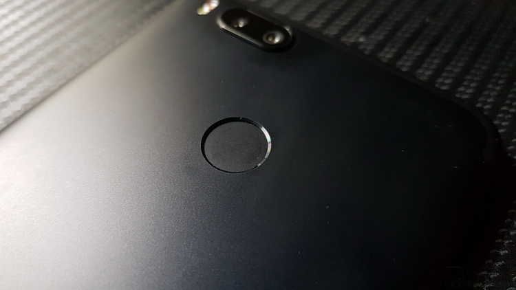 红米note5和小米5x哪个好,小米5x详细评测