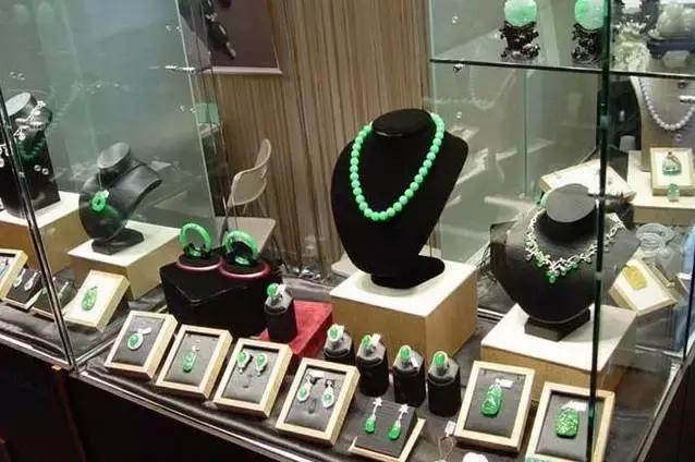 购买珠宝欢迎选购,在旗舰店买的珠宝