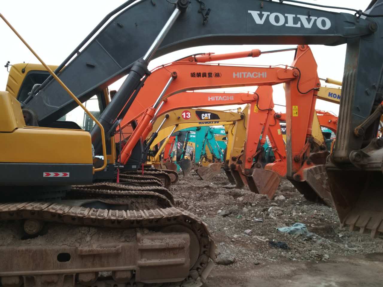 四川二手现代挖掘机报价,成都二手挖掘机推荐哪款好