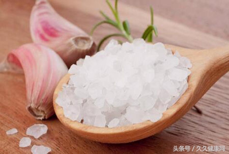 糊底的锅非常难洗,糊了的锅怎么刷干净