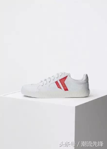 杨幂2021年春款小白鞋,杨幂一双最爱穿的国产鞋