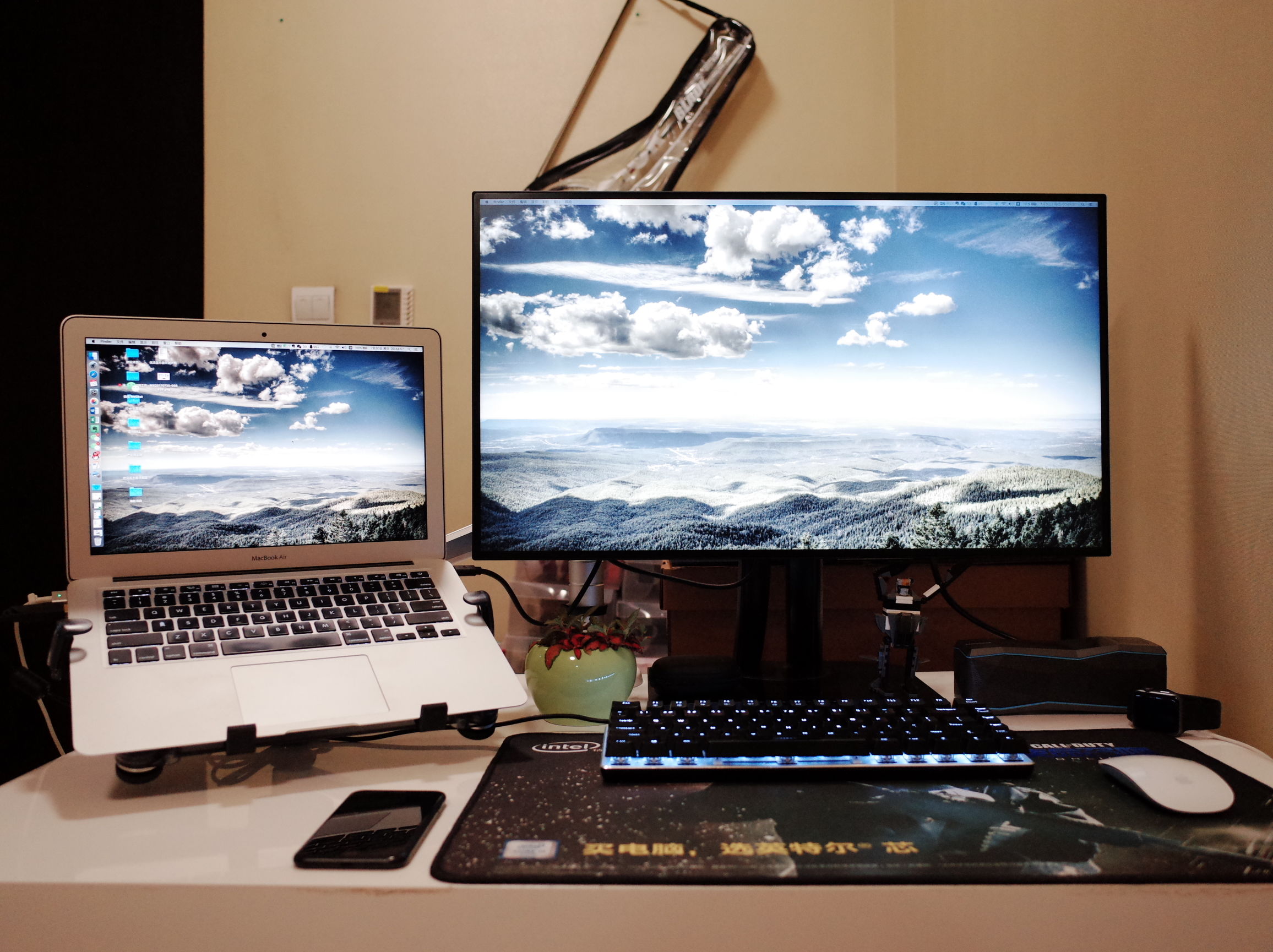 当笔记本*党**一直以为mac就是机制的时候，一定是忽略了显示器还有这样一种打开方式，外挂显示器的完整体验