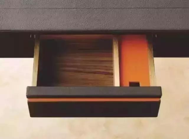 gucci图案抱枕,听说gucci出了宠物系列的单品