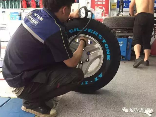 丰田陆霸3400是05年的车,05年路霸3400