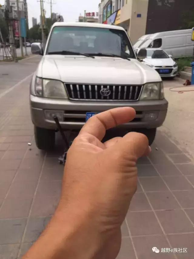 丰田陆霸3400是05年的车,05年路霸3400