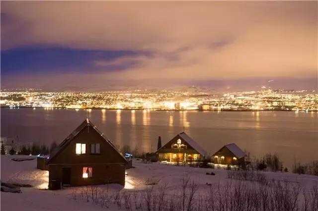 肌肤干燥、易脱妆、爱出油、质感差？我想你们应该还是有救的！