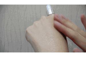 肌肤干燥、易脱妆、爱出油、质感差？我想你们应该还是有救的！