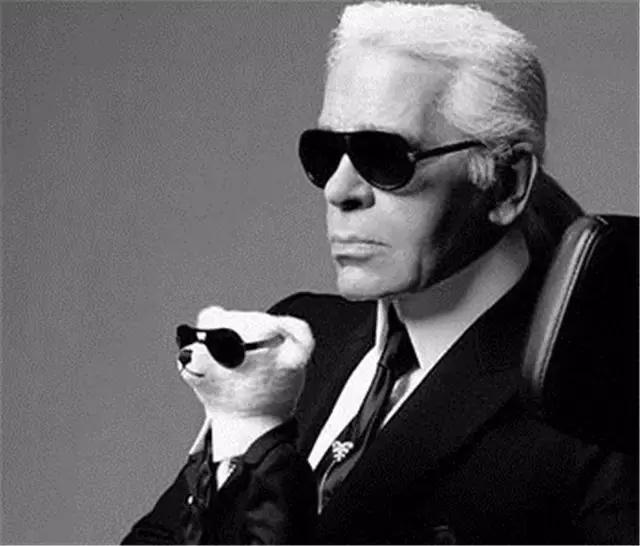 肌肤干燥、易脱妆、爱出油、质感差？我想你们应该还是有救的！