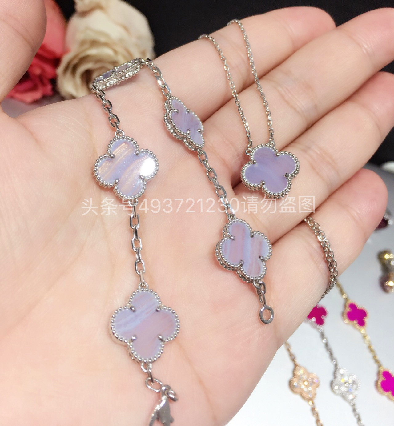 四叶草项链梵克雅宝红色颜色区别,梵克雅宝四叶草项链买什么颜色好