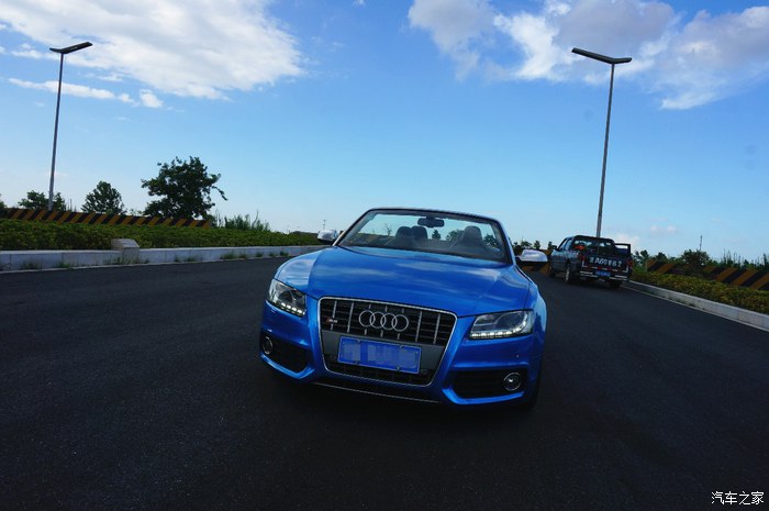 运动感很强新款奥迪s5敞篷版实车,性能和买菜兼顾的2018款奥迪s5