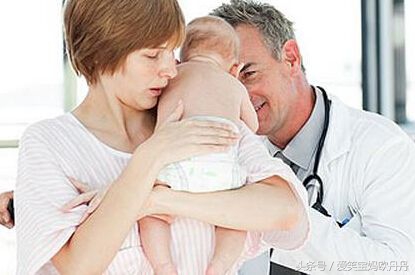 新生宝宝爱打嗝怎么处理,刚出生的小宝宝爱打嗝是怎么回事