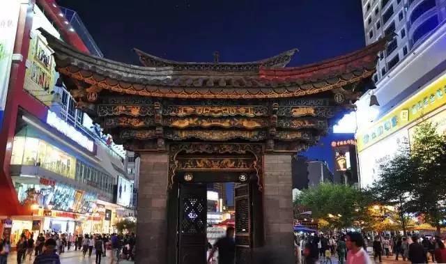 每个城市都有一个坑外地人的街吗,国内旅游防踩坑步行街