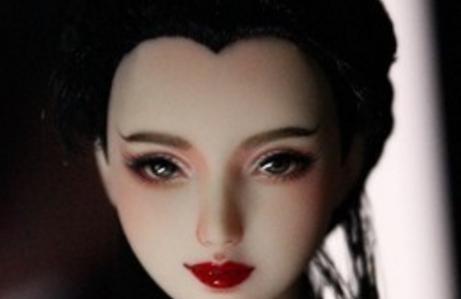 她斩杀一条蛇,不久腰疼得厉害