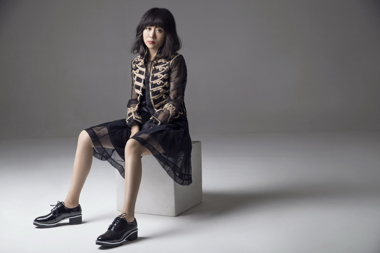 时尚与运动的跨界融合,“设计师眼中的球衣展”上海开幕