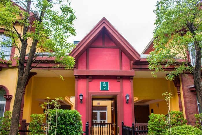 一个、两个非洲友人都晒中暑了,妈妈我要去巴伐利亚避暑