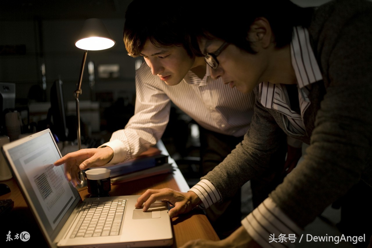 护眼灯能有效预防近视么 (护眼灯模拟自然光)