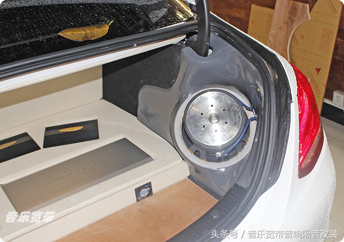 新款奔驰c级改装包围套件,2022奔驰c级音响改装方案