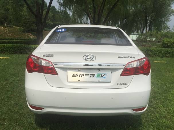 现代伊兰特ev17款,现代伊兰特ev的obd接口