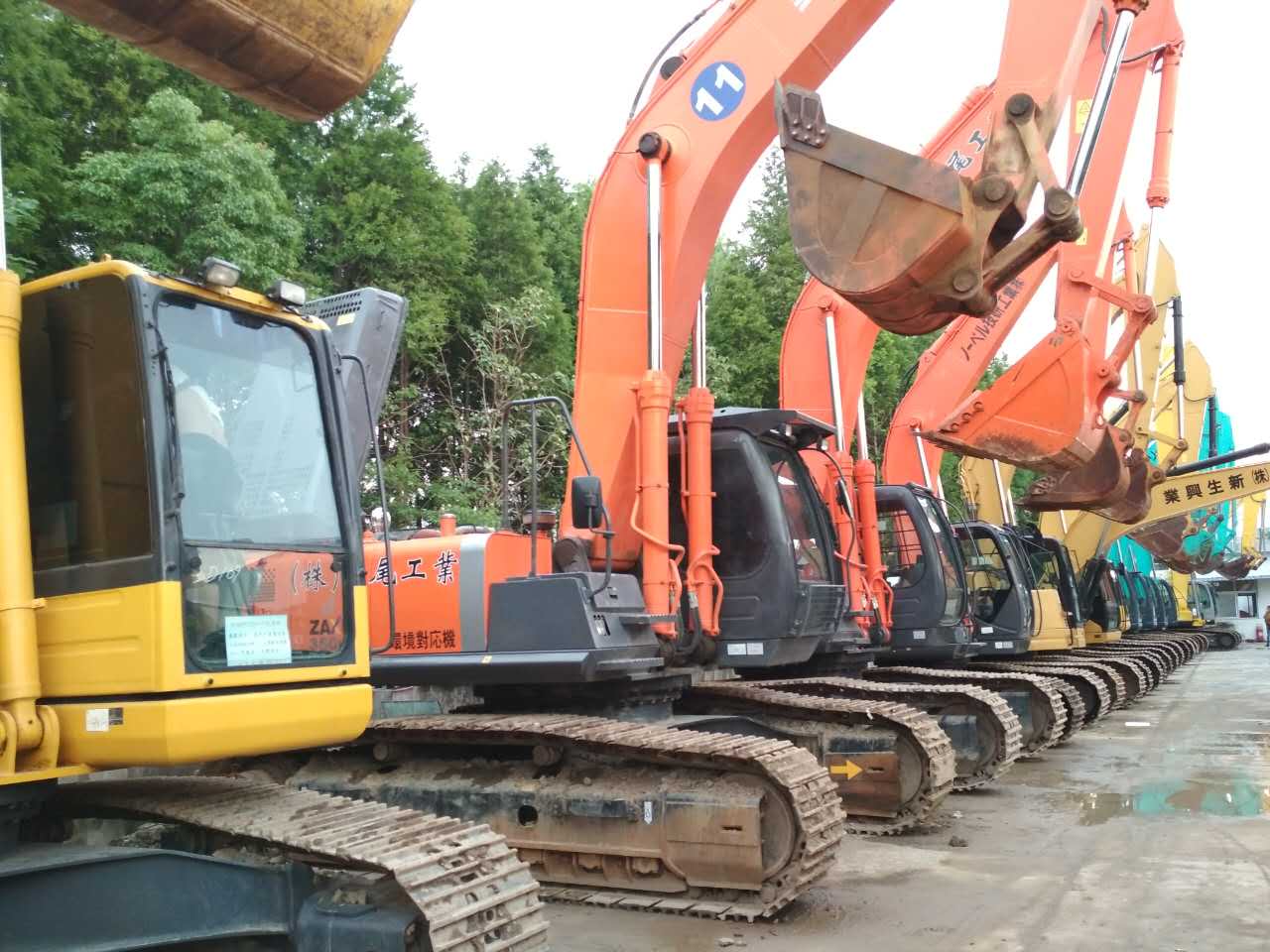 四川二手现代挖掘机报价,成都二手挖掘机推荐哪款好
