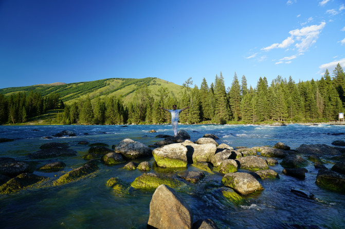 感受大西北的异域风情环疆游结束,南北疆深度游北疆进入南疆