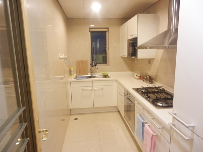 厨房太热了怎么办能装风扇吗,厨房太热了装什么好