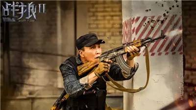 你选燃还是颜?热血硬汉与颜值盛宴的碰撞(这部剧可能从一开始就输了)